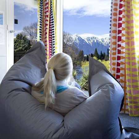 Bumbles Backpackers Hostel Queenstown Exterior photo