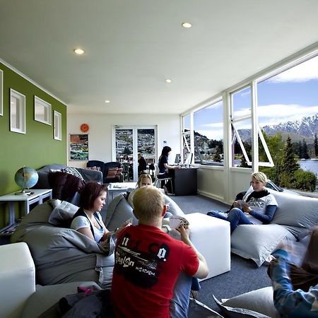 Bumbles Backpackers Hostel Queenstown Exterior photo