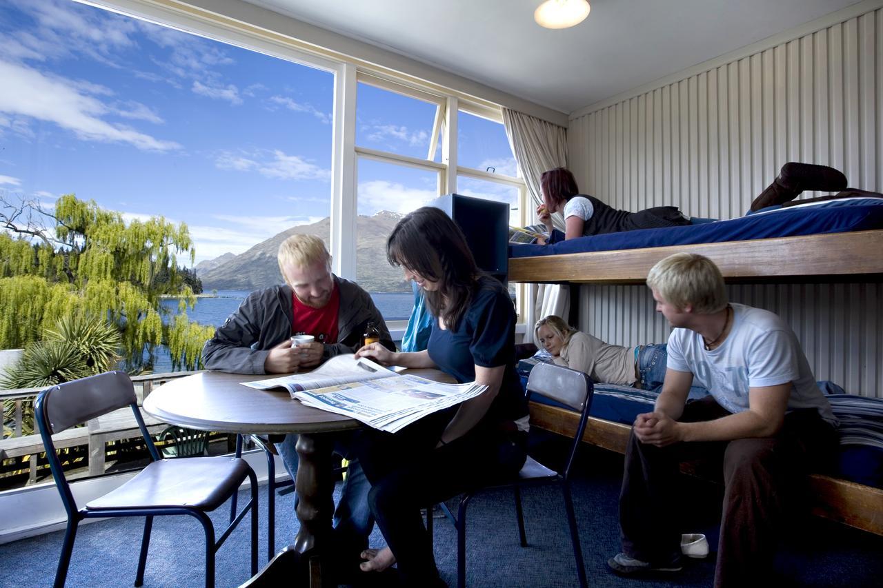 Bumbles Backpackers Hostel Queenstown Exterior photo
