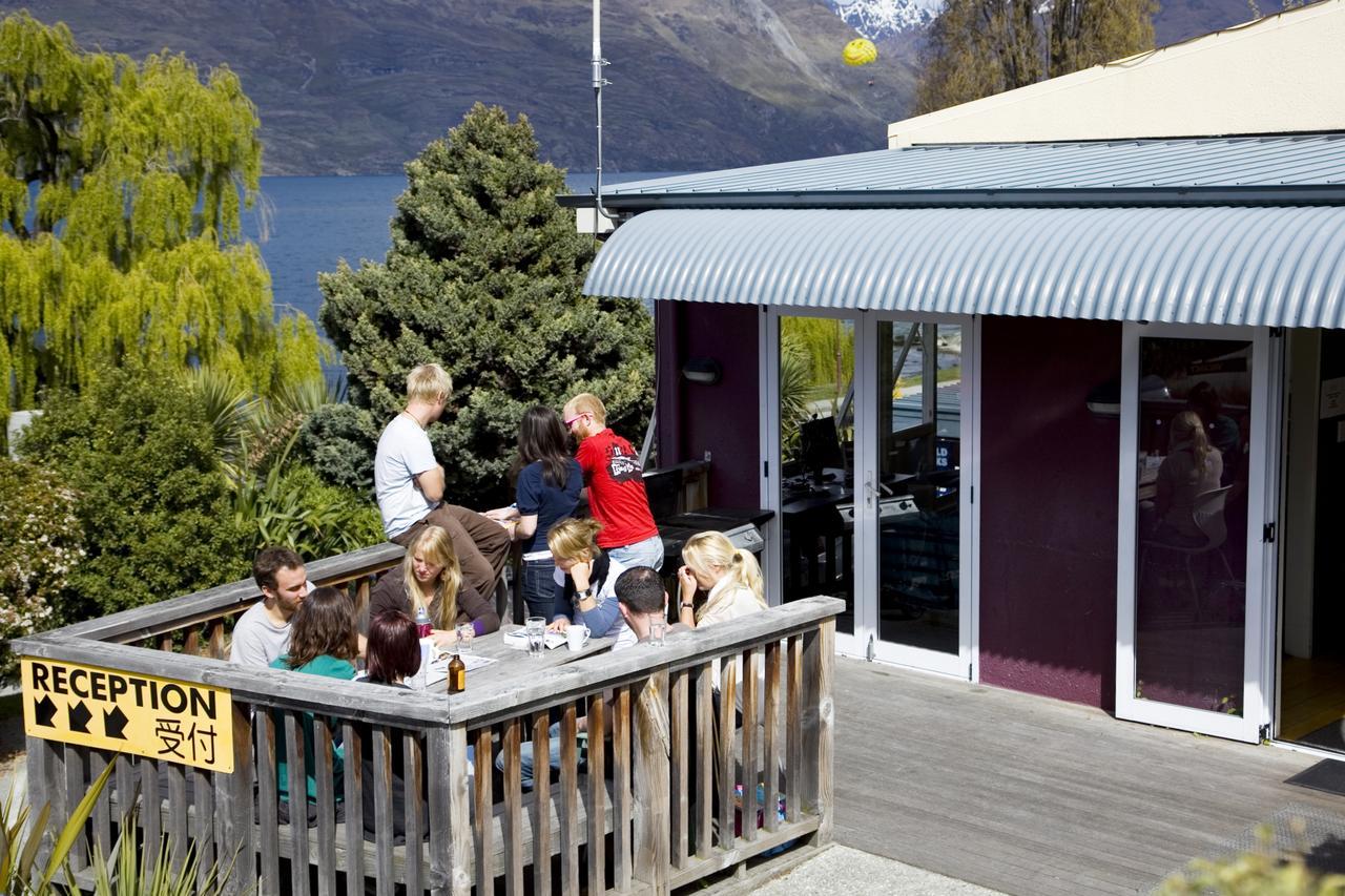 Bumbles Backpackers Hostel Queenstown Exterior photo